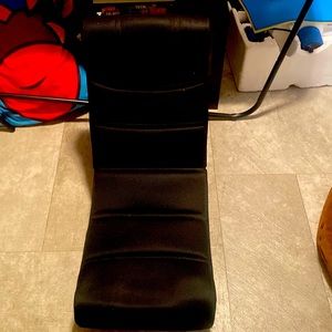 It’s in good condition and I would like to pass it on to an new home.